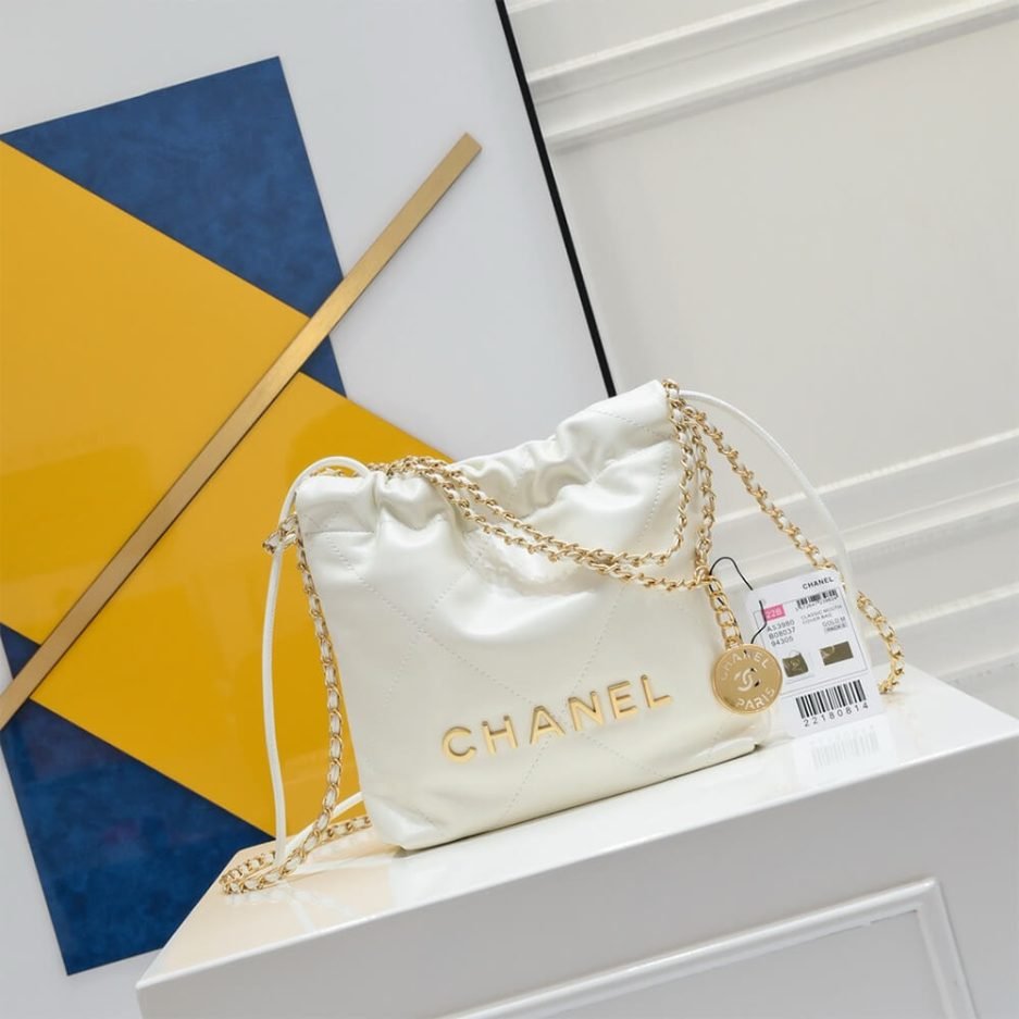 CHANEL 22 MINI HANDBAG - Image 2