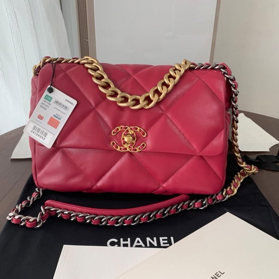 CHANEL 19 Large Handbag - Image 2