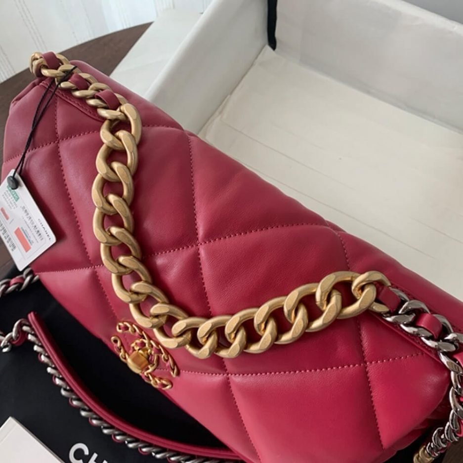 CHANEL 19 Large Handbag - Image 3