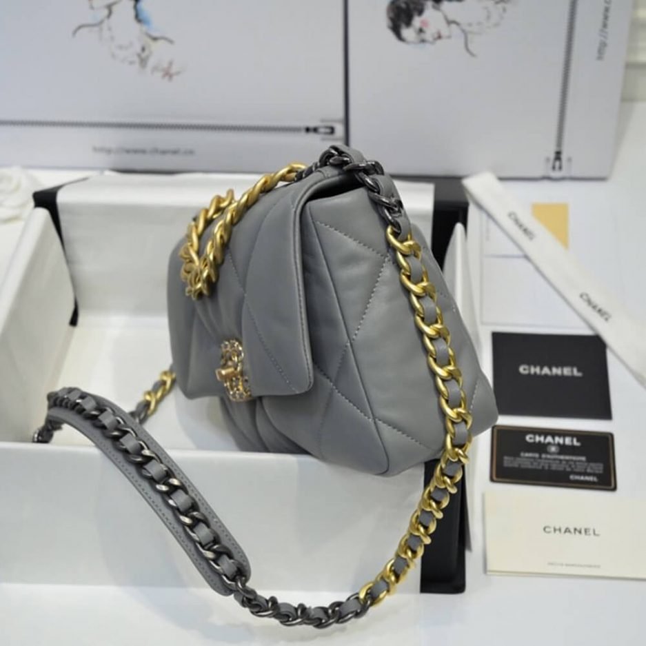 CHANEL 19 HANDBAG - Image 3