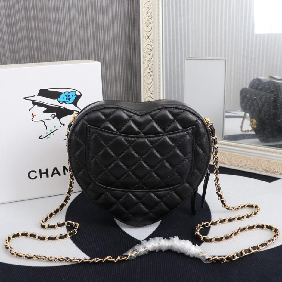 Chanel 22s Heart Bag - Image 4