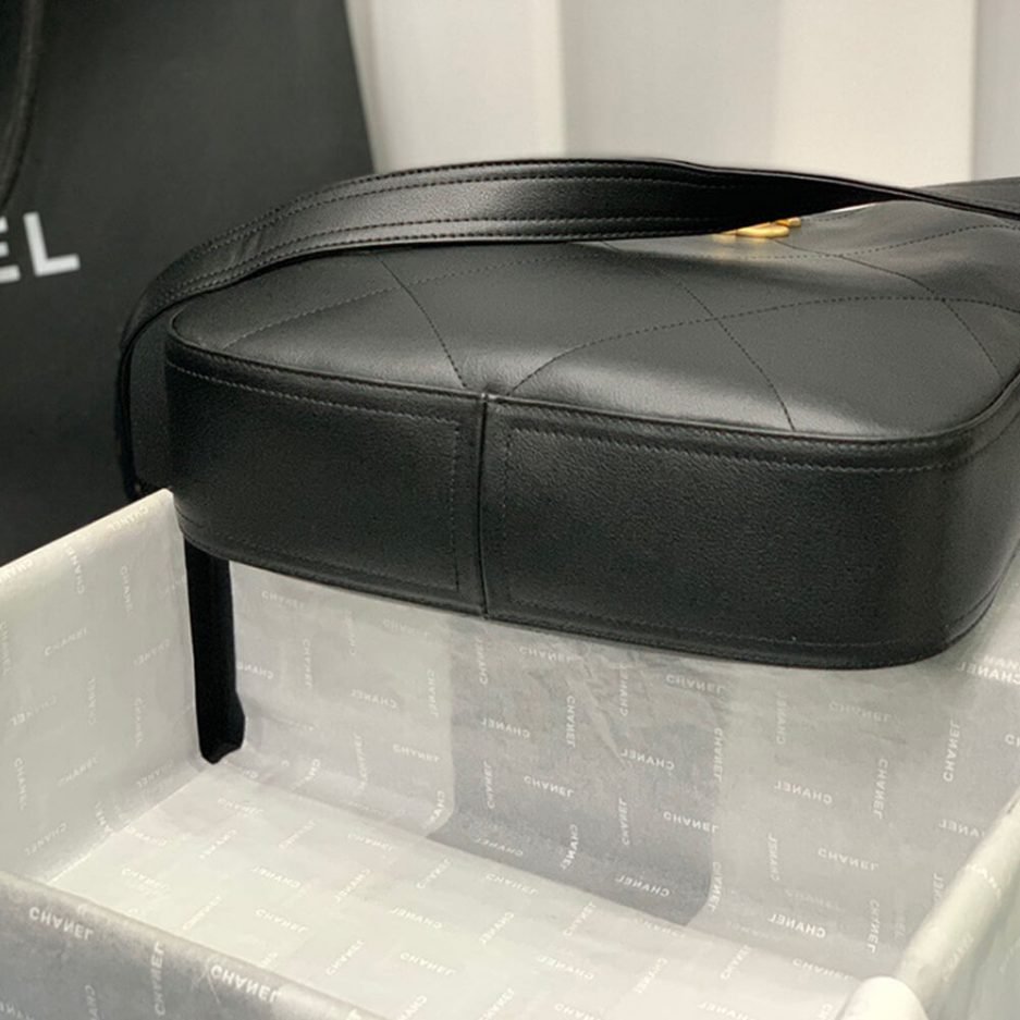 CHANEL HOBO HANDBAG - Image 5