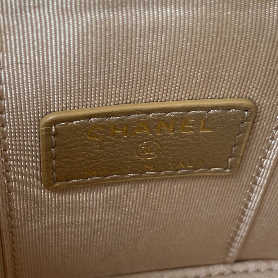 Chanel SMALL VANITY WITH CHAIN - Image 7