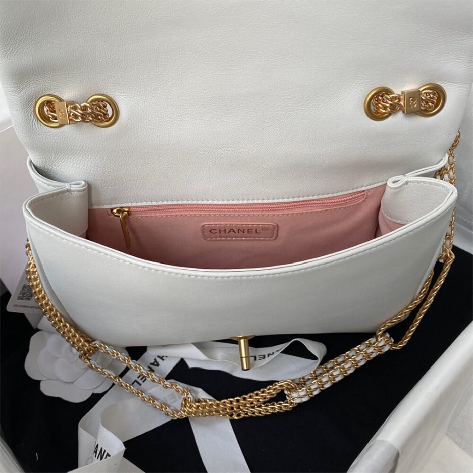 CHANEL FLAP BAG - Image 8